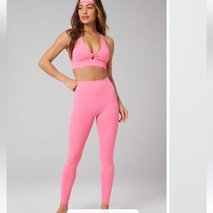 Fabletics Oasis Twist Medium Impact Sports Bra and matching leggings!